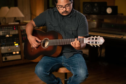 ORTEGA Student Series Pro DeLuxe 4/4 Classical Guitar 6 String - Solid Spruce / Catalpa Bourbon Fade