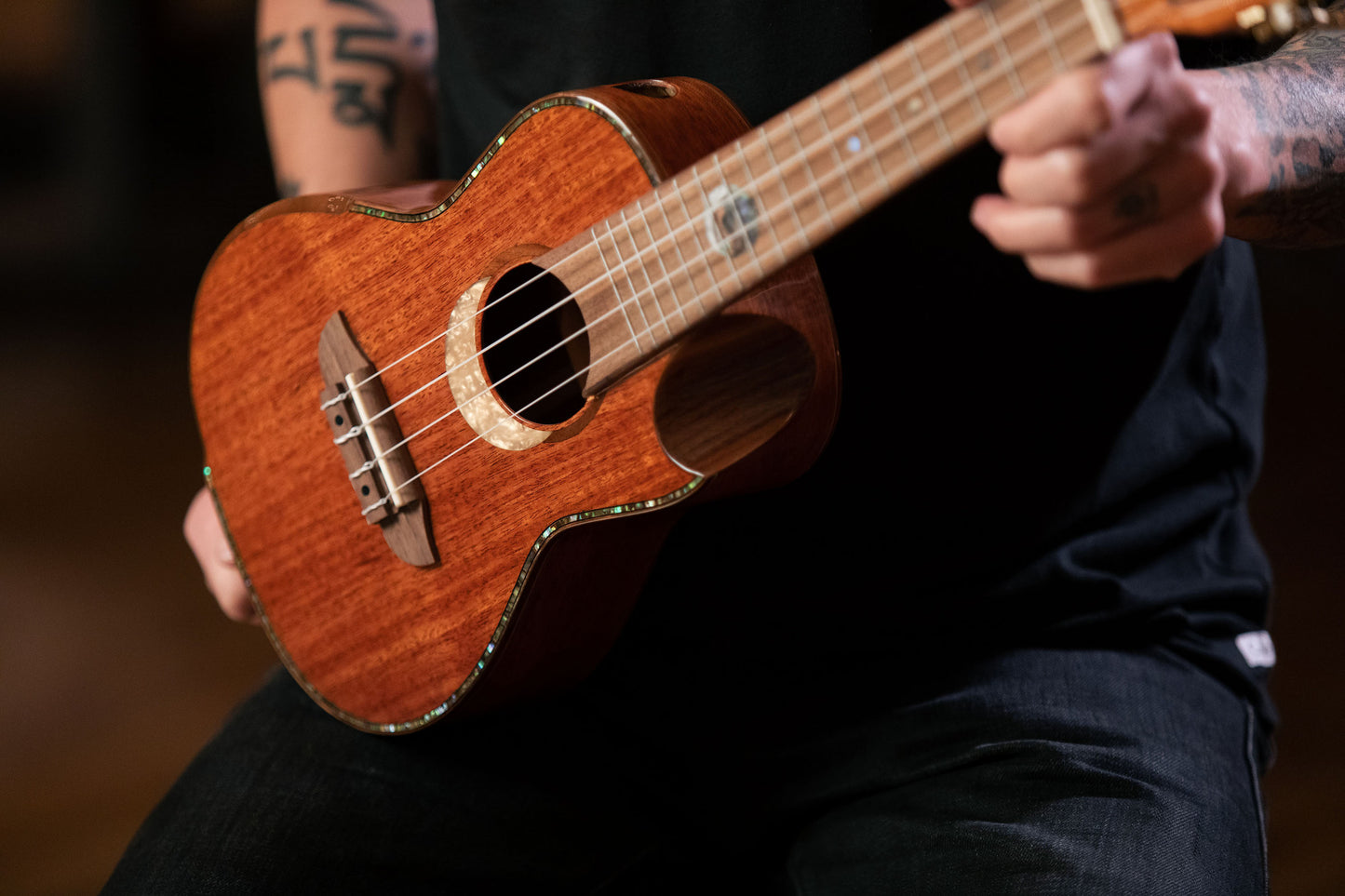 ORTEGA Custom Built Series Concert Ukulele 4 String - Solid Mahogany Natural + Bag