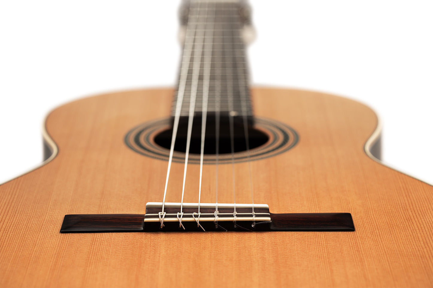ORTEGA Traditional Series 4/4 Konzertgitarre 6-String + Pro Gigbag