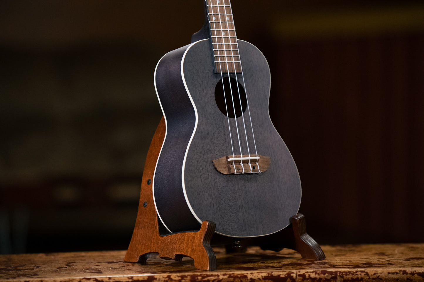 ORTEGA Earth Series Concert Ukulele 4 String - Okoume Coal Black