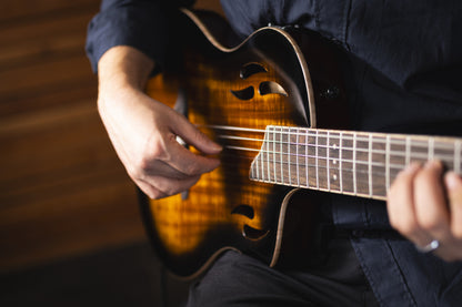 ORTEGA TourPlayer DeLuxe Nylon String Gitarre 6-String - Acacia Burst + Gigbag