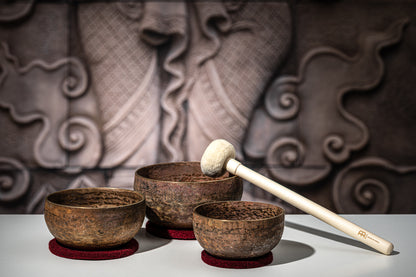 MEINL Sonic Energy Origin Series Singing Bowl Set 4 teilig - 600/700/900g + Mallet