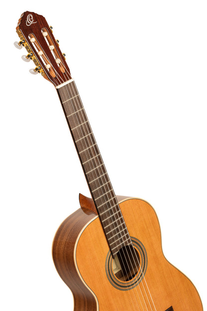 ORTEGA Traditional Series 4/4 Konzertgitarre 6-String, linkshänder + Pro Gigbag