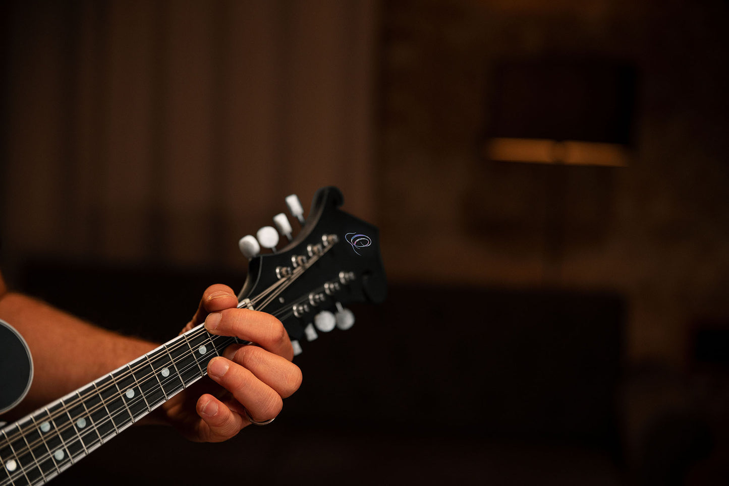 ORTEGA Americana Serie F-Style Mandolin 8 String - Spruce / Maple Satin Whiskey Burst