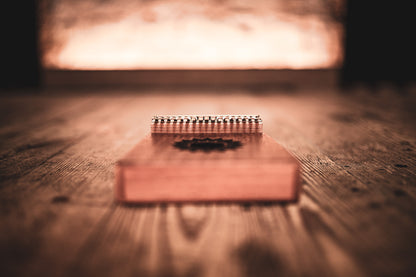 Meinl Sonic Energy Sound Hole Kalimba, 17 Töne, Mahagoni matt