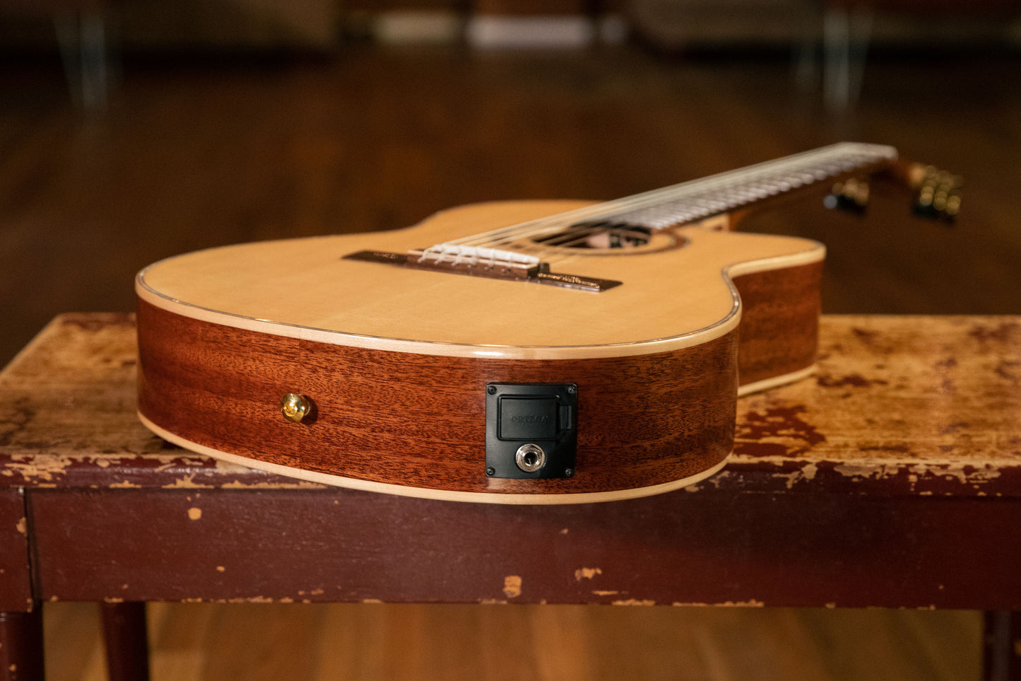 ORTEGA Performer Series 4/4 Thinline Classical Guitar 6-String - Natural + Gig Bag
