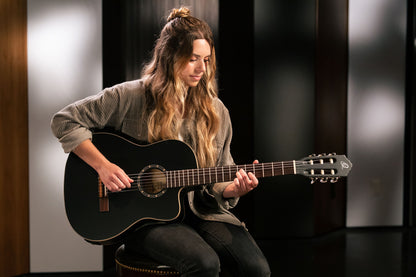 ORTEGA Family Series 4/4 Classical Slim Neck Guitar 6 String - Spruce / Mahogany Satin Black + Gig Bag