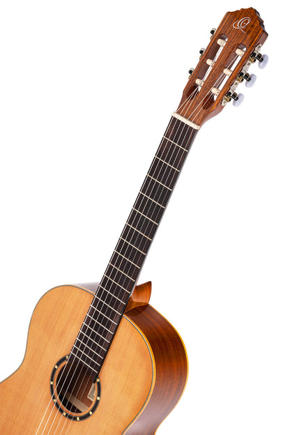 ORTEGA Family Series 4/4 Konzertgitarre 6 String - Zeder / Mahagoni Gloss Natur + Bag