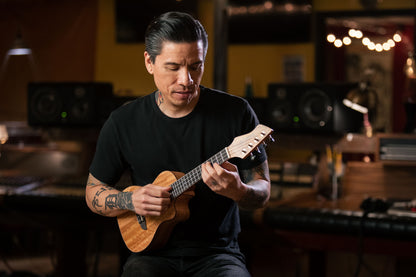 ORTEGA Horizon Series Concert Preamp Ukulele 4 String - Mango Natural + Bag