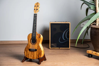 ORTEGA Wood-Ukulele-Stand - Dark Brown