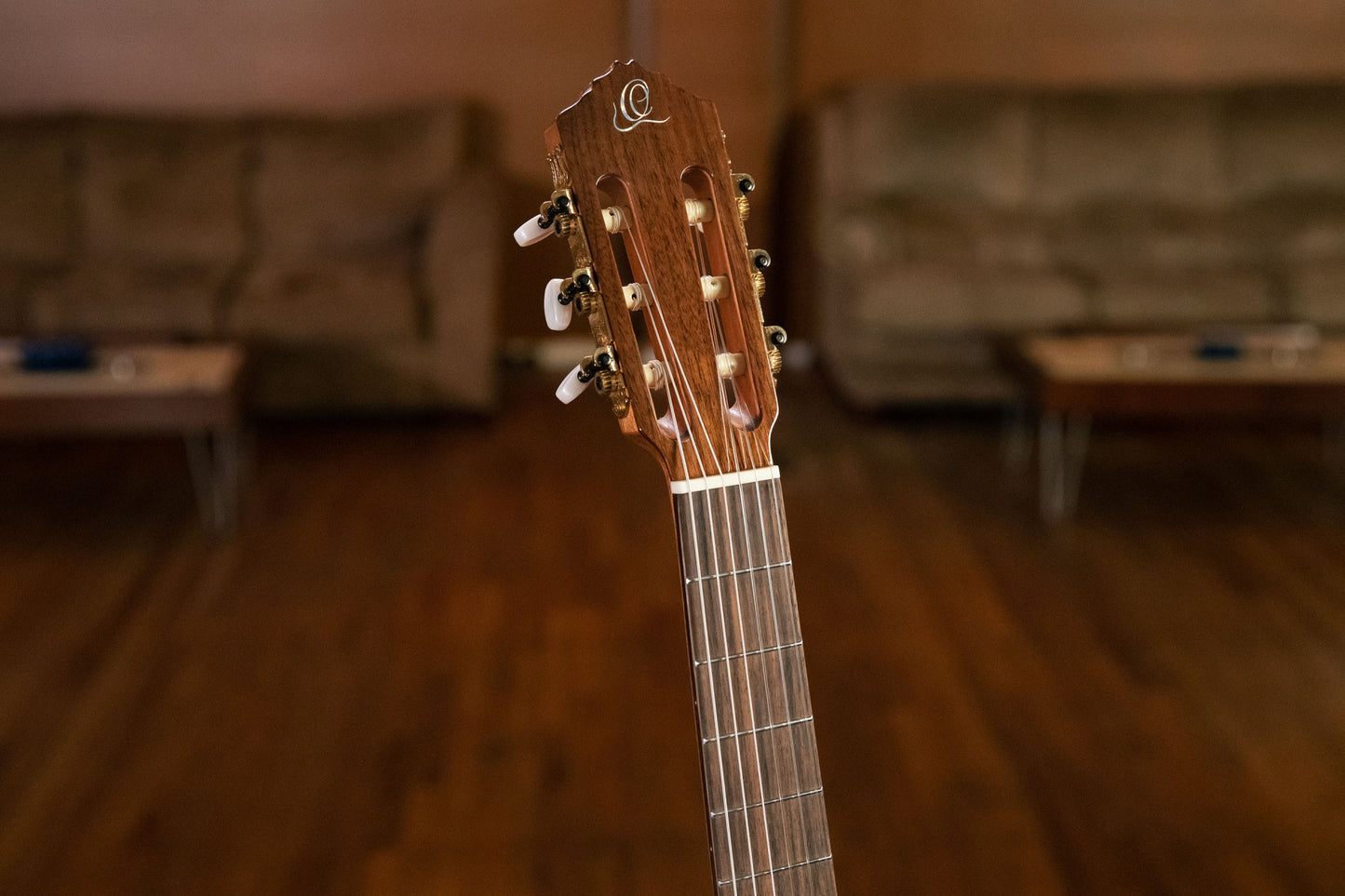 ORTEGA Performer Series 4/4 Classical Guitar 6-String - Natural + Gig Bag