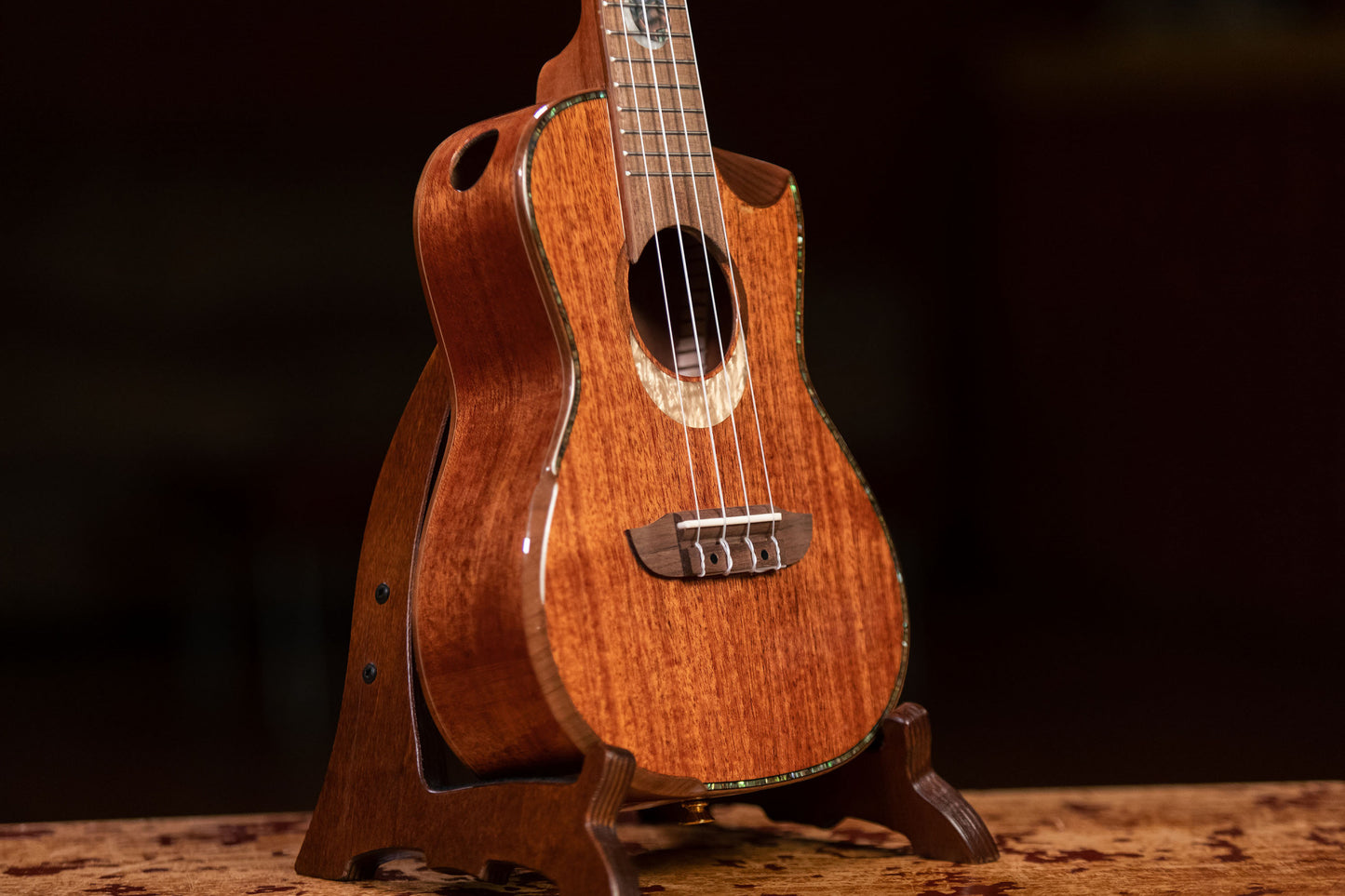 ORTEGA Custom Built Series Concert Ukulele 4 String - Solid Mahogany Natural + Bag