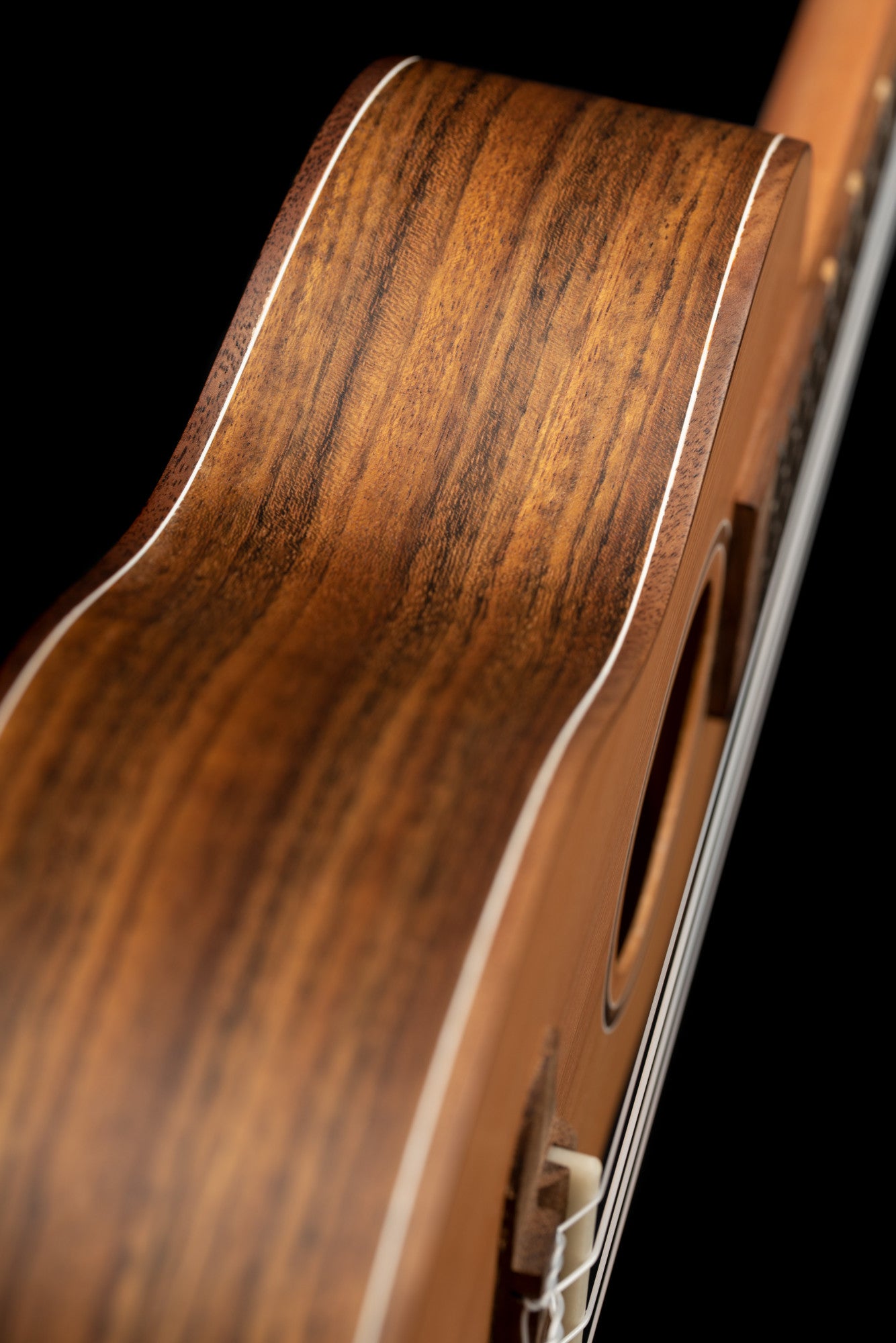 ORTEGA Timber Series Concert Ukulele 4 String - Solid Cedar / Walnut Natural + Bag