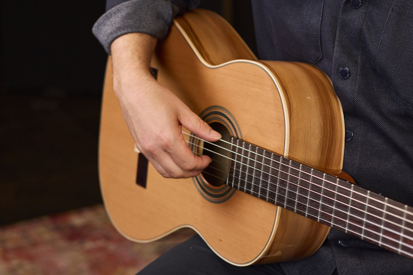 ORTEGA Traditional Series 4/4 Nylon String Guitar 6-String + Pro Gigbag