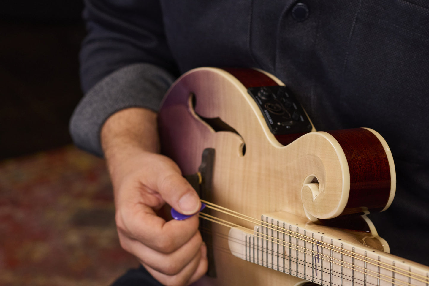 ORTEGA Americana Series F-Style Mandolin + Croco Leather Case