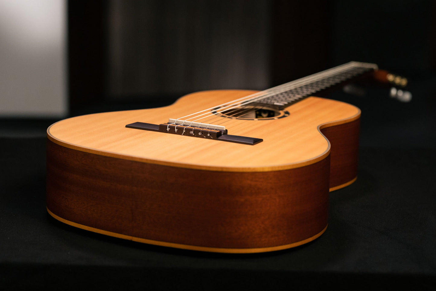 ORTEGA Family Series 4/4 Classical Slim Neck Guitar 6 String - Mahogany Natural + Gigbag