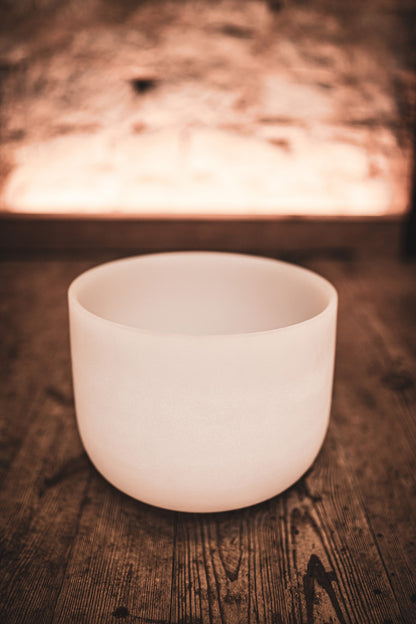 MEINL Sonic Energy White-Frosted Crystal Singing Bowl 12" - C4/Root Chakra/432 Hz