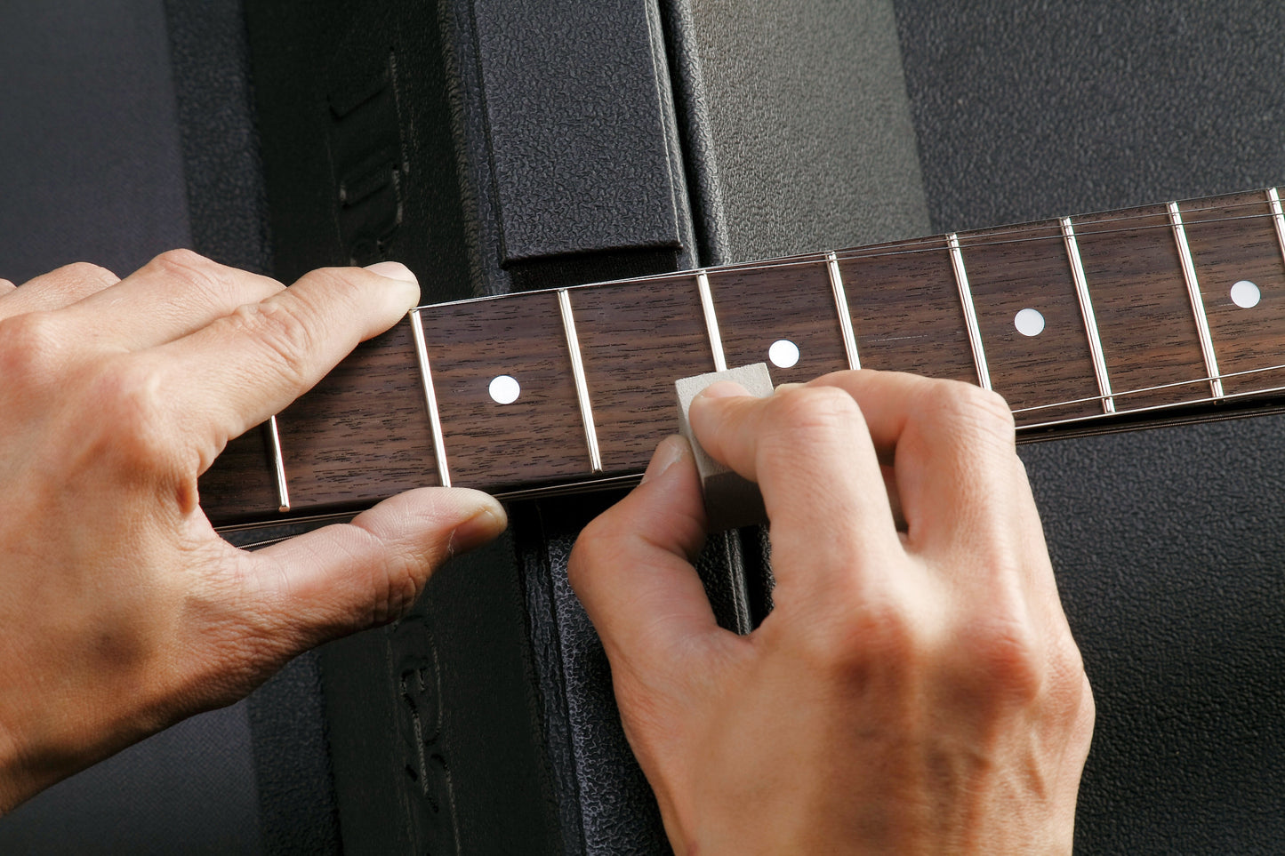 IBANEZ Fret Shine & Brush Set - 3 pieces