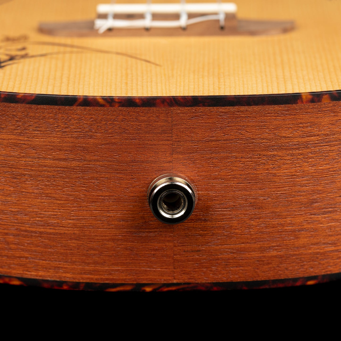 ORTEGA Bonfire Series Preamp Concert Ukulele 4 String Lefty - Spruce/Sapele Natural