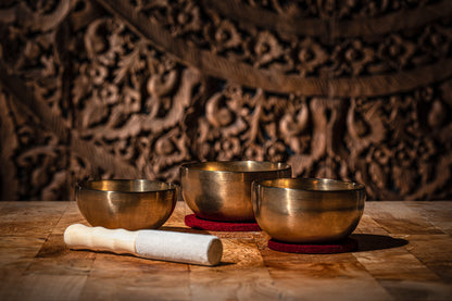 MEINL Sonic Energy Universal Series Singing Bowl Set 4 teilig - 400/500/600g + Mallet