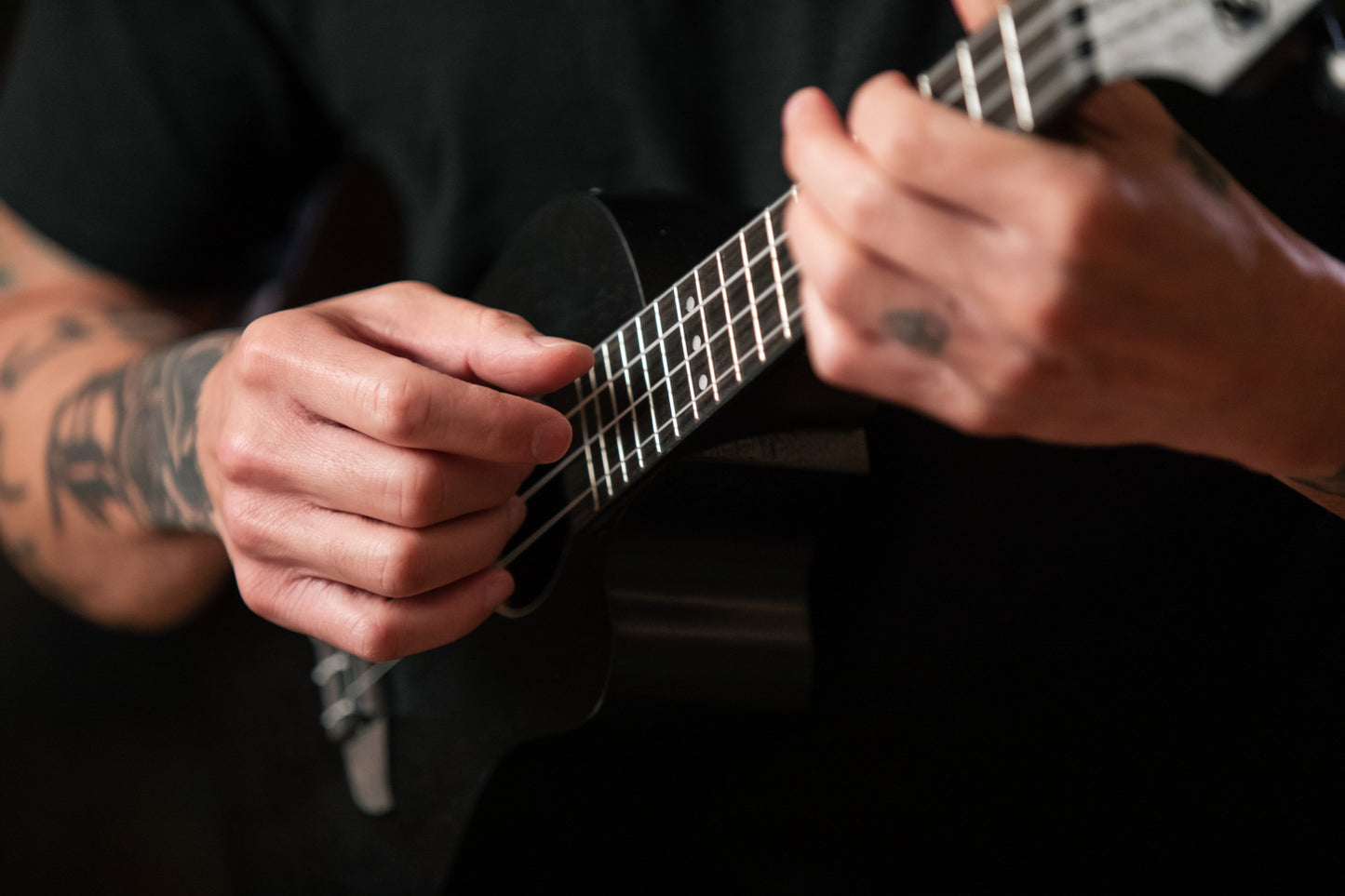 ORTEGA Horizon Series Concert Ukulele 4 String - Okoume Black