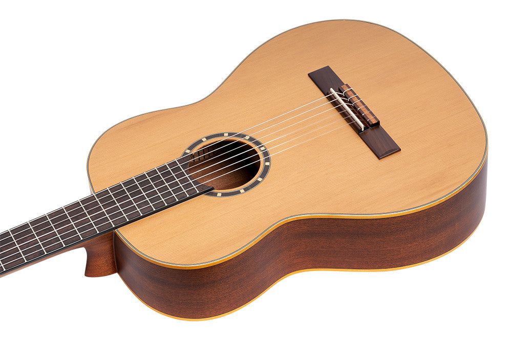 ORTEGA Family Series Pro 4/4 Konzertgitarre 6 String Lefty - Zeder / Mahagoni Natur + Bag