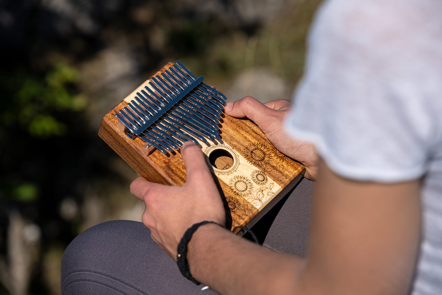 MEINL Sonic Energy Sound Hole Kalimba - 17 tones, maple + acacia