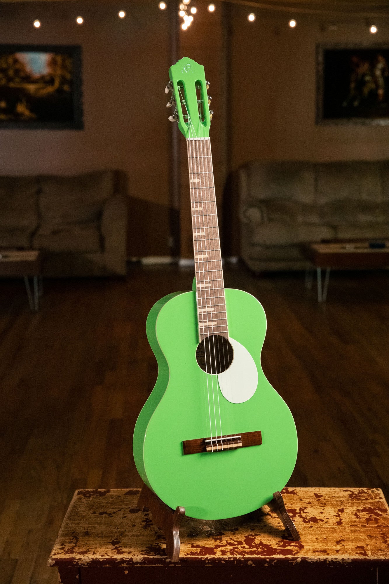 ORTEGA Gaucho Series 4/4 Nylon String Guitar 6-String - Green Apple + Gig Bag