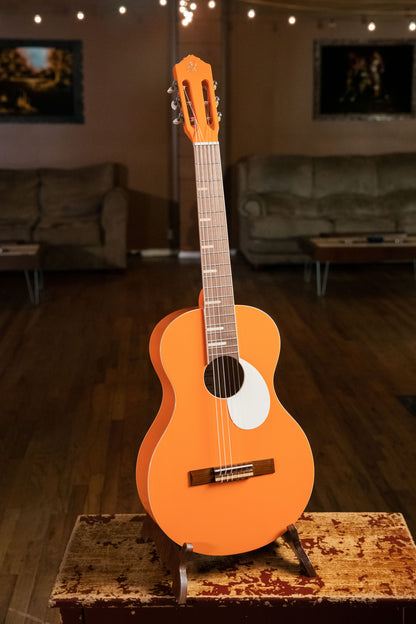 ORTEGA Gaucho Series 4/4 Konzertgitarre 6-String - Orange + Gigbag