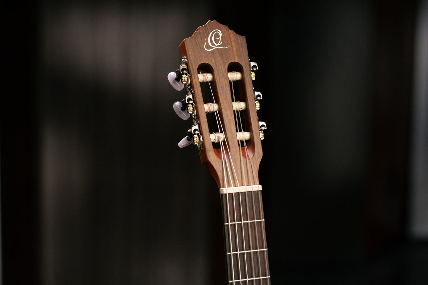 ORTEGA Family Series 3/4 Konzertgitarre 6 String - Zeder / Mahagoni Natur + Bag