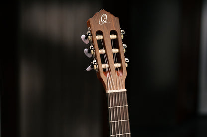 ORTEGA Family Series 3/4 Konzertgitarre 6 String - Zeder / Mahagoni Natur + Bag
