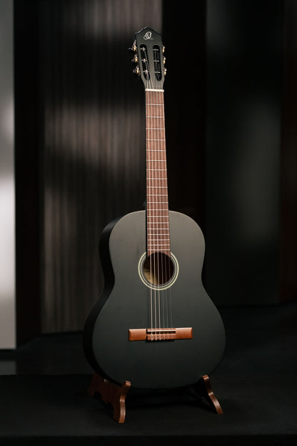 ORTEGA Student Series 4/4 Classic Guitar 6-String - Black