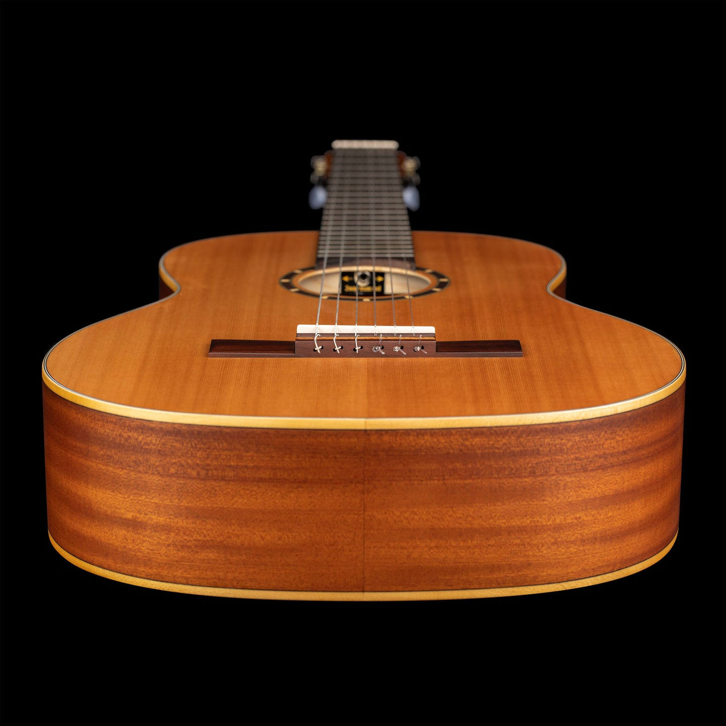 ORTEGA Family Series 4/4 Konzertgitarre 6 String - Zeder / Mahagoni Natur + Bag
