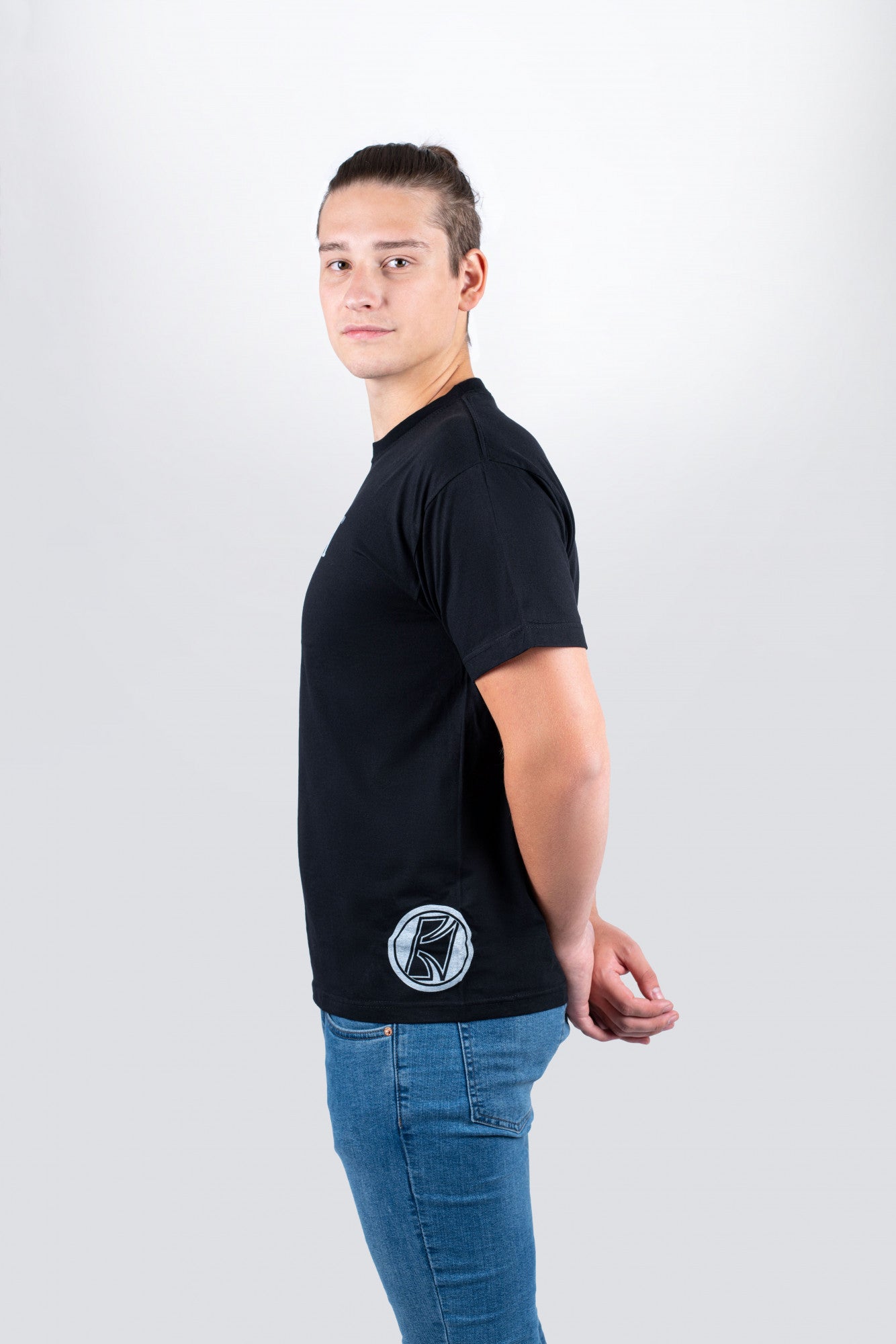 TAMA T-Shirt in schwarz mit weißem Logo auf der Brust