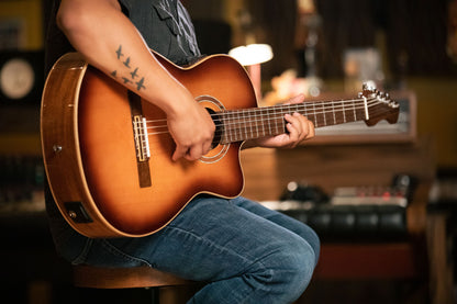 ORTEGA Performer Series 4/4 Konzertgitarre 6-String - Sunburst + Gigbag