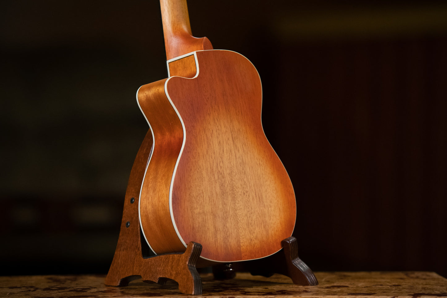 ORTEGA Earth Serie Konzert Preamp Ukulele 4 String - Sunburst