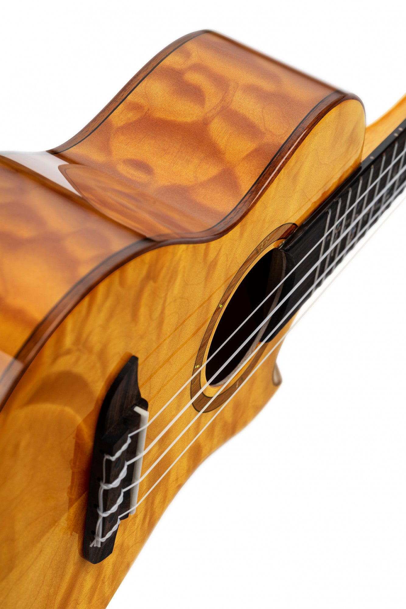 ORTEGA Elite Serie Konzert Ukulele 4 String - Quilted Maple Natural + Bag