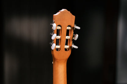 ORTEGA Family Series 4/4 Konzertgitarre 6 String - Zeder / Mahagoni Natur + Bag