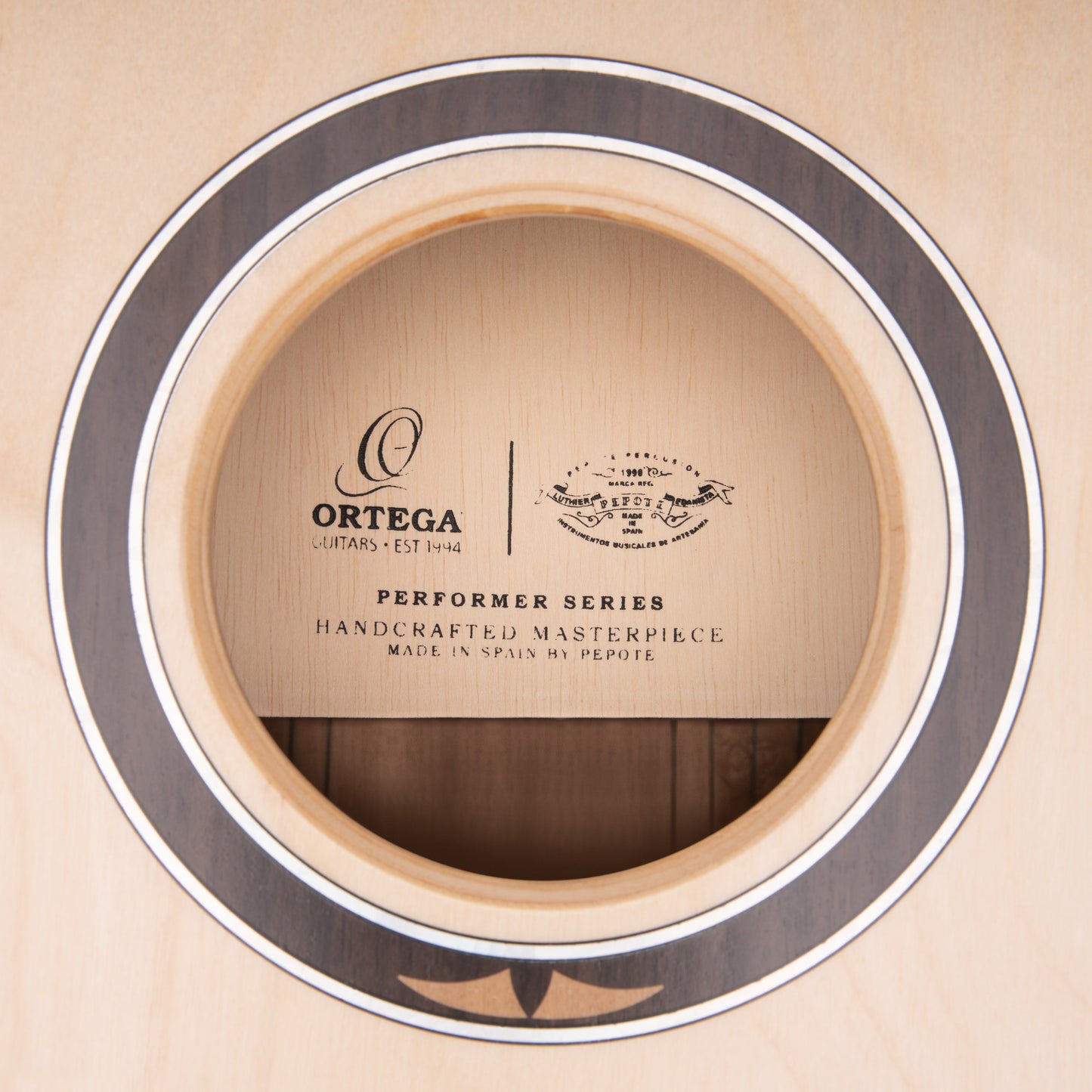 ORTEGA Performer Series Cajon Lefty - Cedar / Baltic Birch Natural