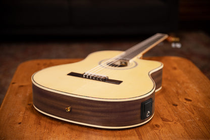 ORTEGA Family Series Pro 4/4 Classical Guitar 6 String - Solid Spruce / Mahogany Natural + Bag