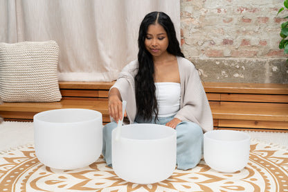 MEINL Sonic Energy Weiß-mattierte Kristallklangschalen Set 3 teilig - A4/F4/C4/432 Hz