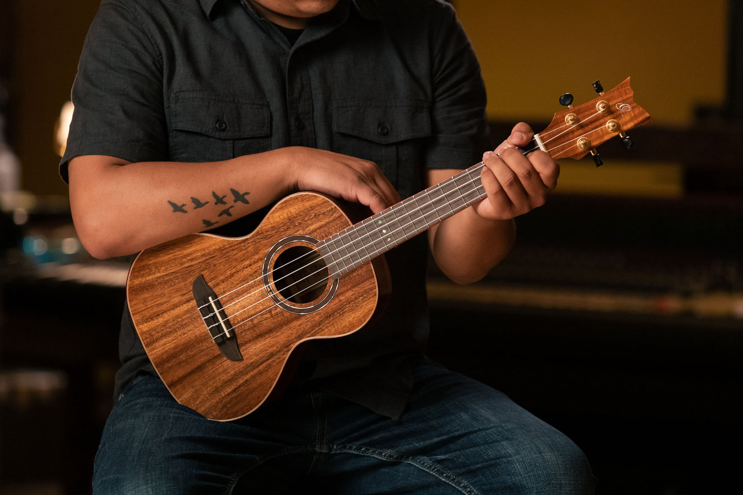 ORTEGA Timber Series Tenor Ukulele 4 String - Acacia Natural + Bag