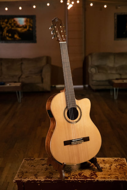 ORTEGA Performer Series 4/4 Classical Guitar 6-String - Natural + Gig Bag
