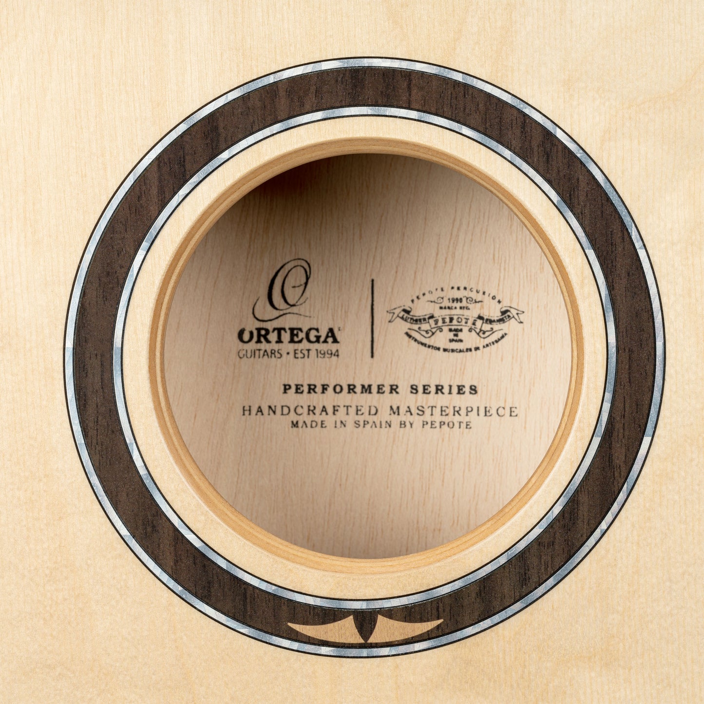 ORTEGA Performer Serie Cajon Lefty - Walnut / Baltic Birch Natural