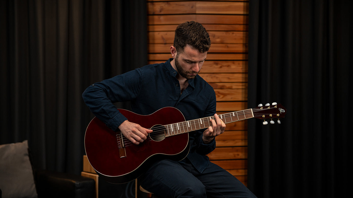 ORTEGA Ranger Series 4/4 Konzertgitarre 6-String - Dunkelrot + Gigbag