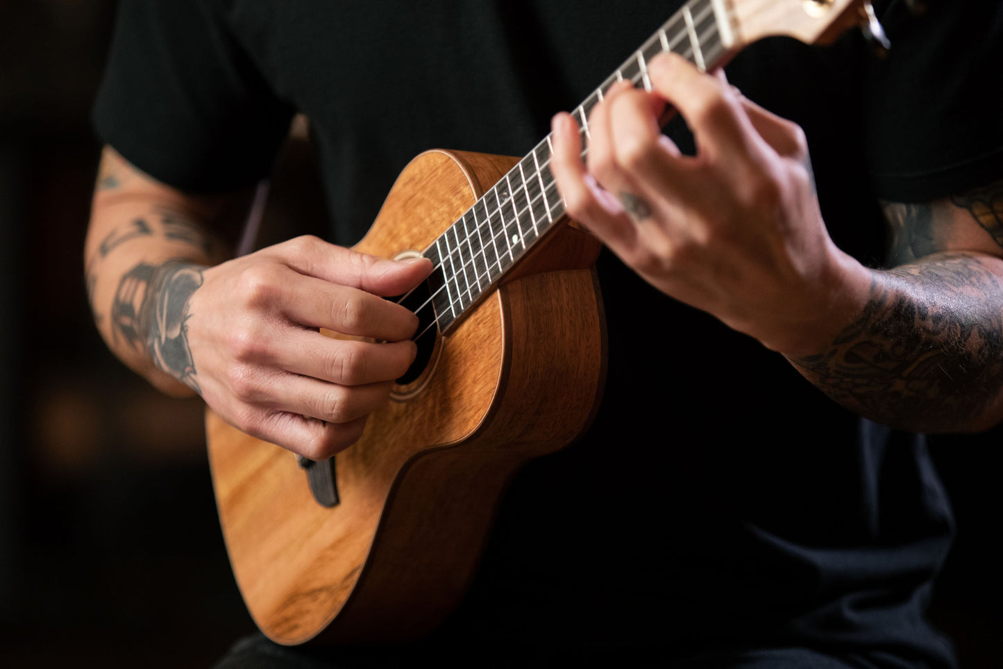ORTEGA Horizon Series Concert Ukulele 4 String - Mango Natural + Bag