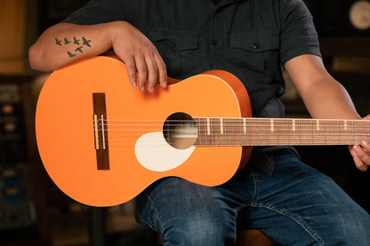 ORTEGA Gaucho Series Akustikgitarre 6 String - Ortega Orange + Bag