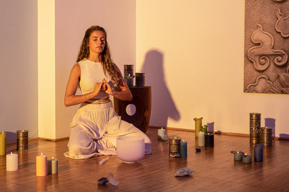MEINL Sonic Energy Farbig-mattierte Kristallklangschalen Chakra Set 7 teilig - B4/A4/G4/F4/E4/D4/C4/440 Hz