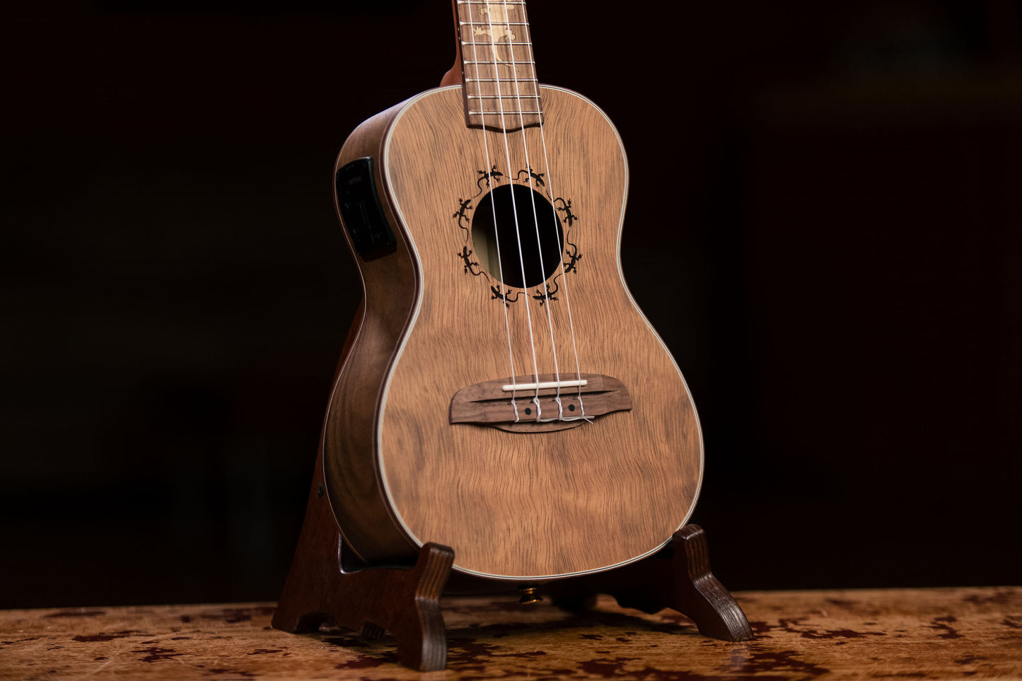 ORTEGA Lizard Serie Konzert Ukulele 4 String - Paldao Natural + Bag